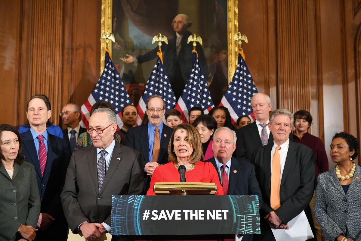 Lawmakers unveil Save the Internet Act